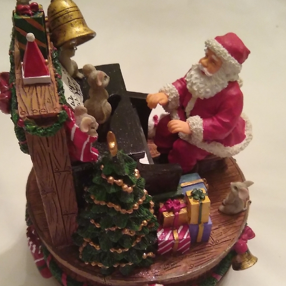 Santa Claus Music Box - Picture 2 of 10